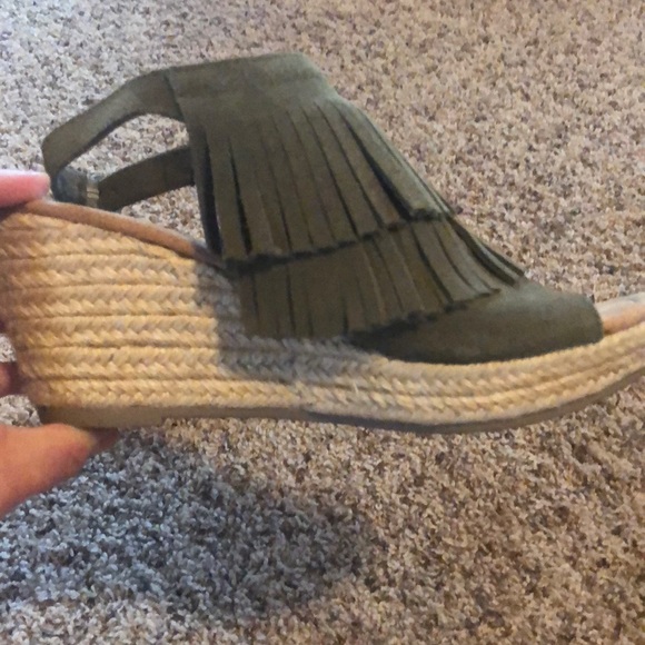 Minnetonka wedges - Picture 7 of 7